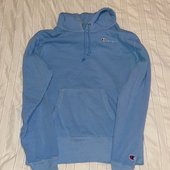 Barely worn sky blue champion sweatshirt from urban outfitters - Picture 1 of 3